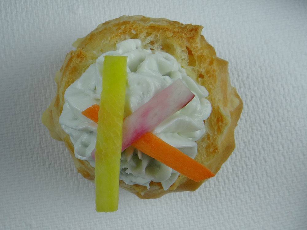Chou à la mousse de bleu